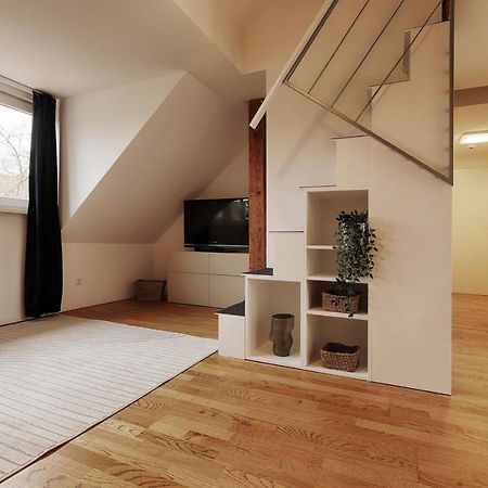 Homiestay City-Apartment, Balkon & Parkplatz Würzburg Eksteriør billede